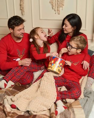 Жіноча піжама зі штанами в клітинку - Новорічний олень - Family look для родини Фото товару - Інтернет-магазин Zaragoza