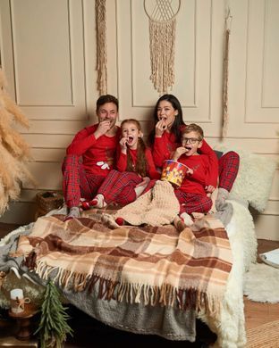 Жіноча піжама зі штанами в клітинку - Новорічний олень - Family look для родини Фото товару - Інтернет-магазин Zaragoza