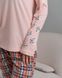 Жіноча бавовняна піжама зі штанами - Клітинка з метеликами Фото товару 4 з 7