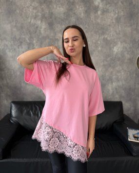 Футболка oversize с асимметричным низом и кружевом 13009-3 Розовый в универсальном размере