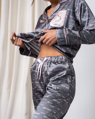 Жіноча піжама на ґудзиках - дрібні написи Фото товару - Інтернет-магазин Zaragoza
